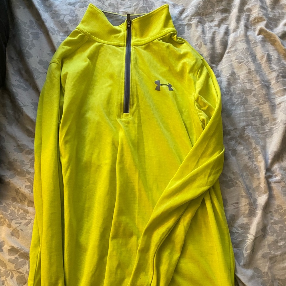 UA pullover
